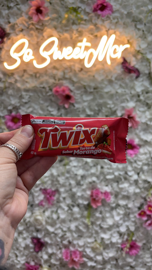 Strawberry cheesecake Twix