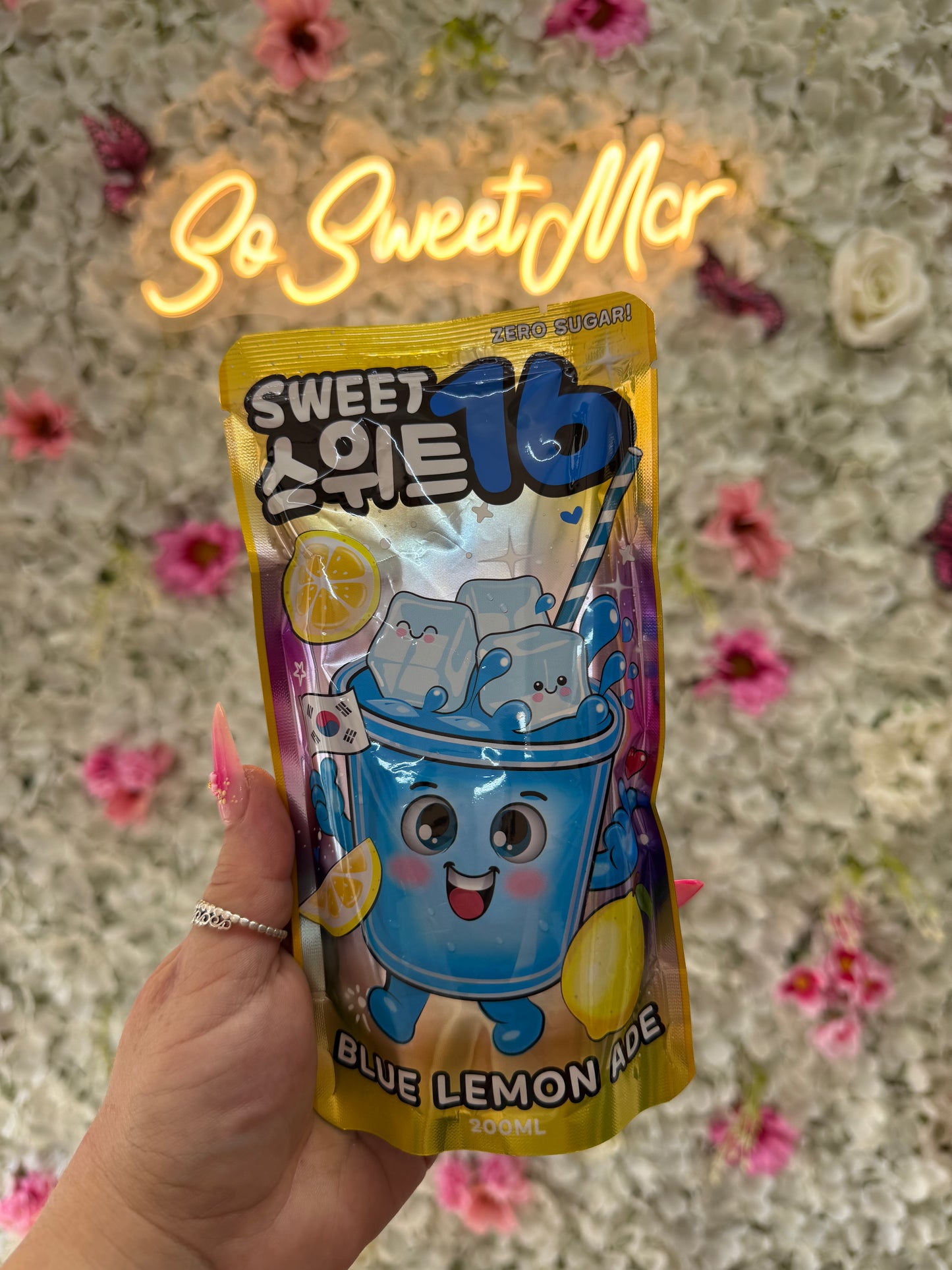 Sweet 16 blue lemonade Korean drink